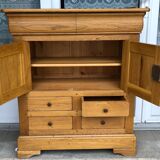 Entrance cabinet in light solid wood