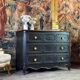 Commode en chêne Louis XV, patine noire, XVIIIe siècle