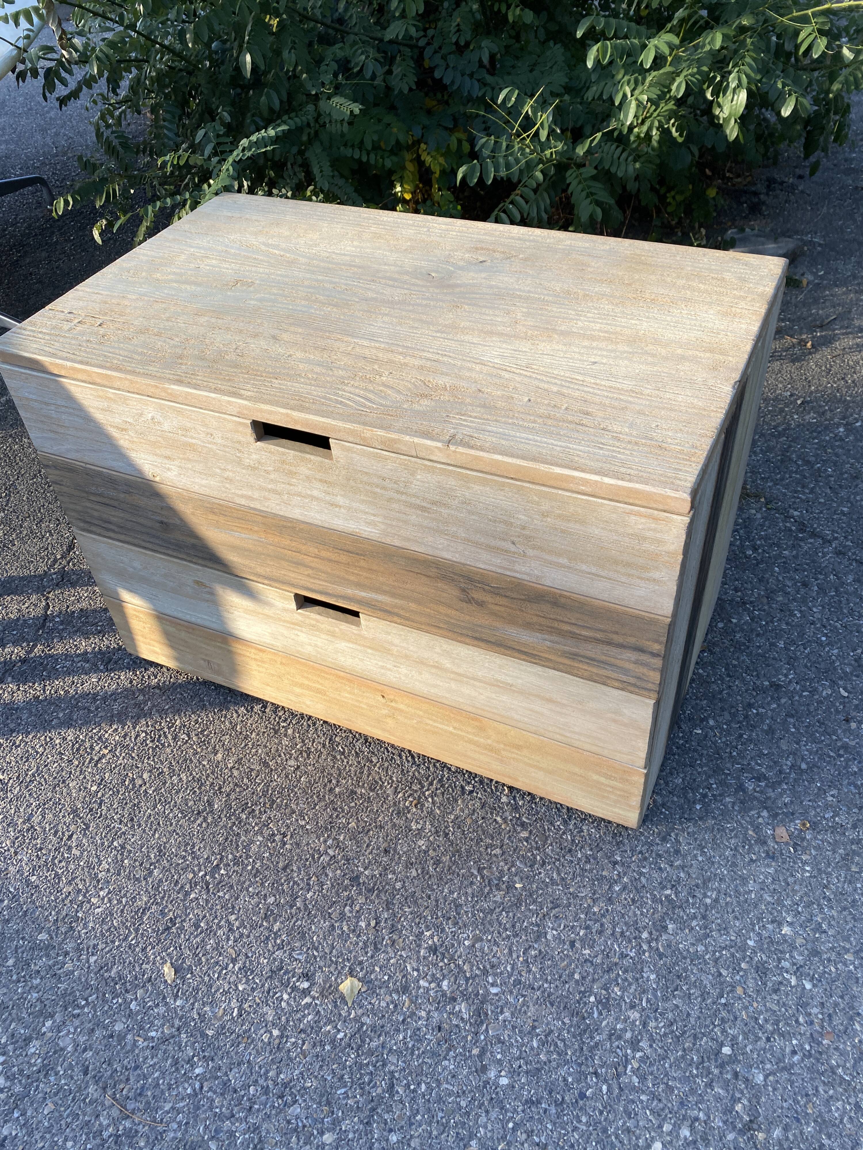 Chest of drawers in cream patinated pine, dark blue, 2 drawers