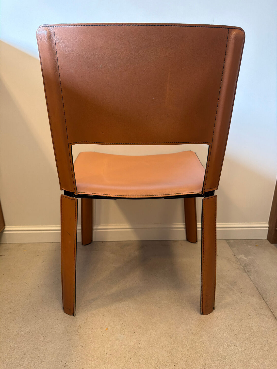 4 chaises en cuir CIDUE, vers 1980