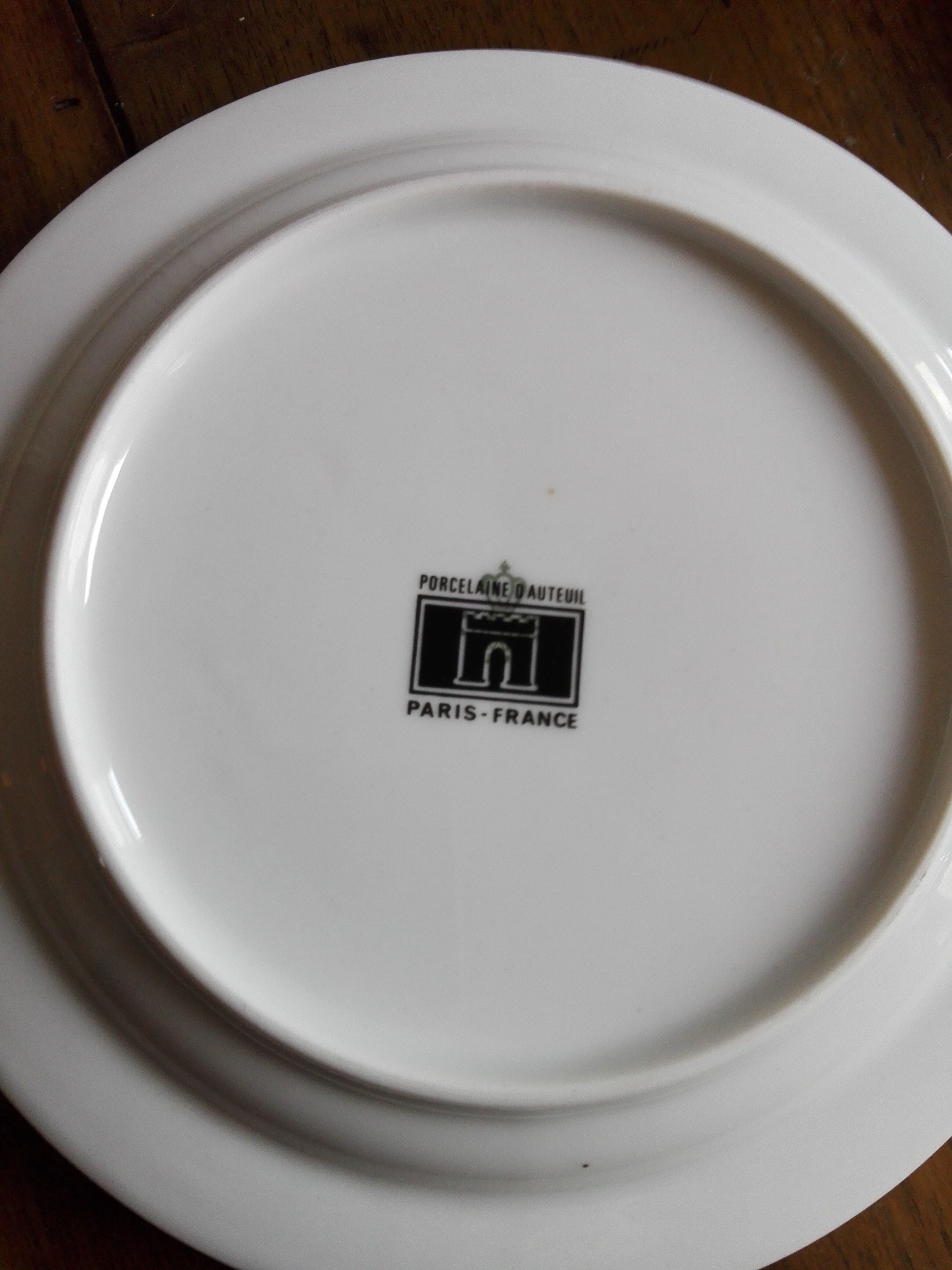 Lot of 6 porcelain plates