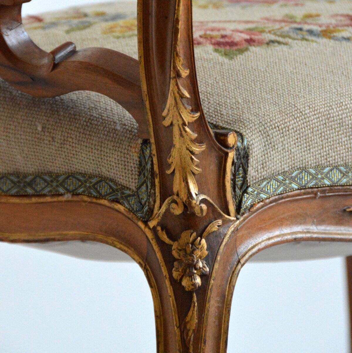 Stool / small bench in canvas, canework and wood late 19th century