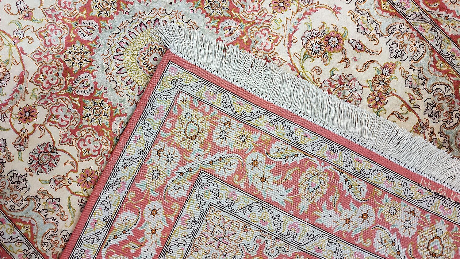 Tapis Persan Ghoum