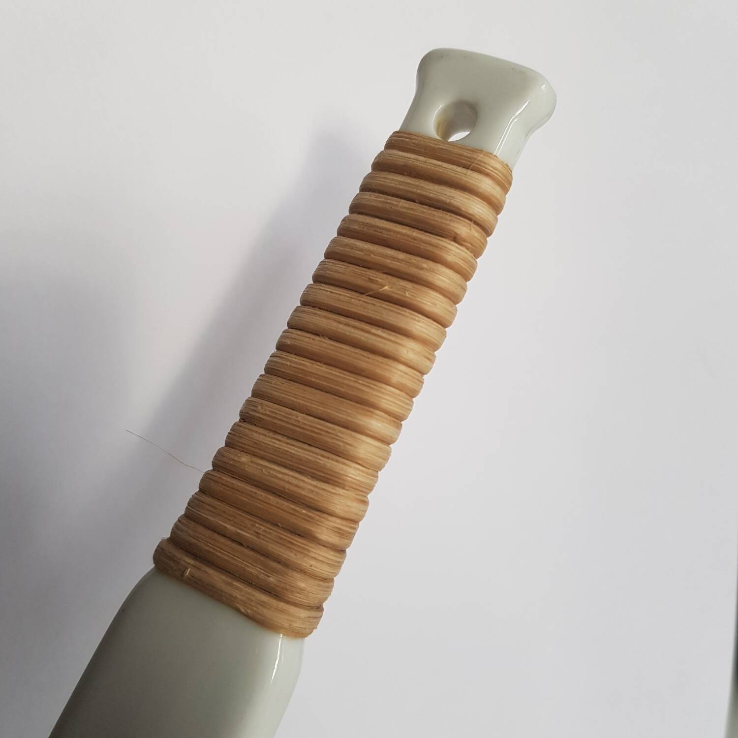 Louche de service à soupe en céramique blanche vintage