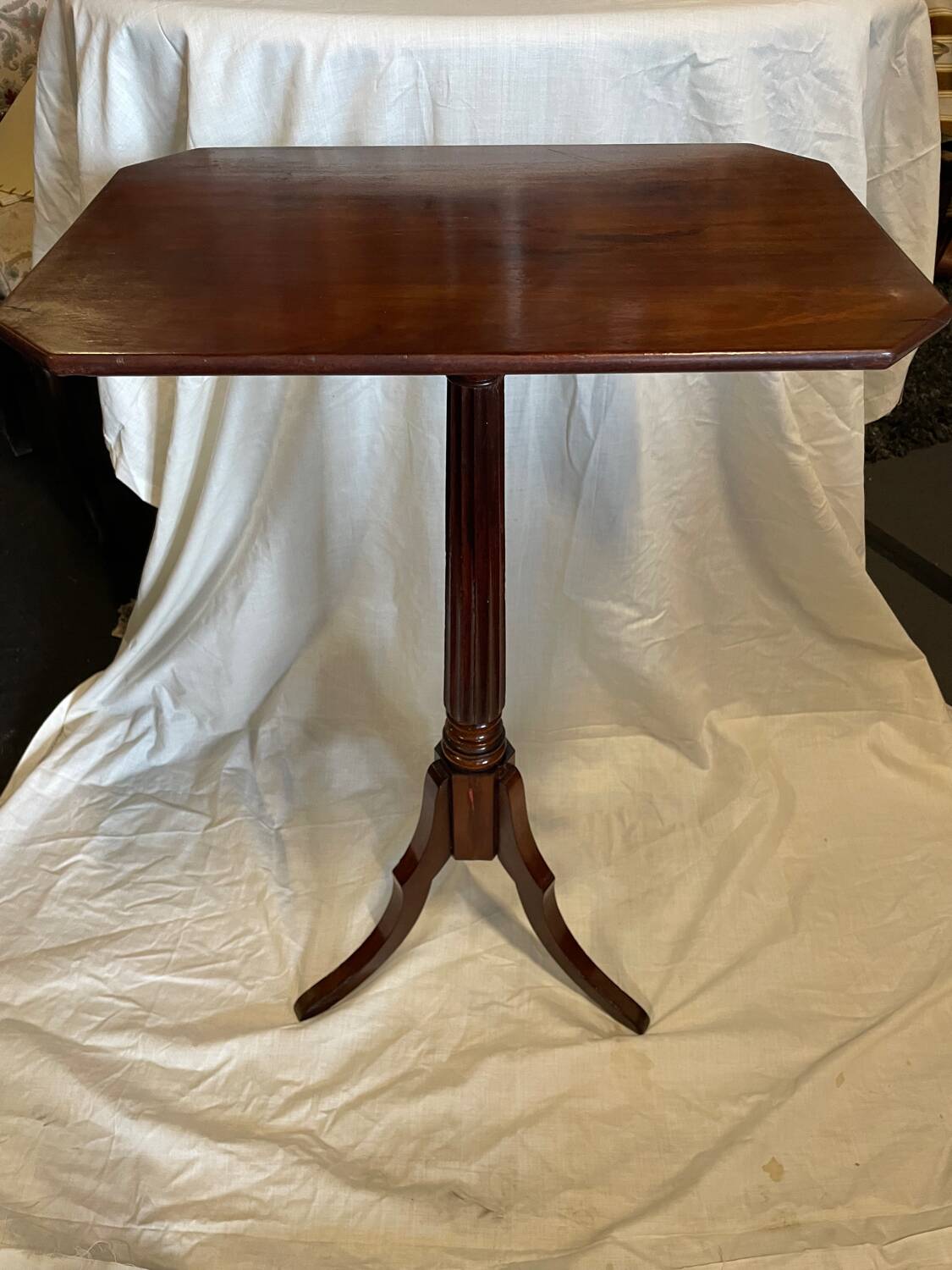 19th century mahogany pedestal table
