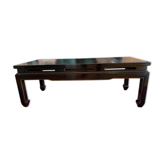 Table basse chinoise laquée noir et or