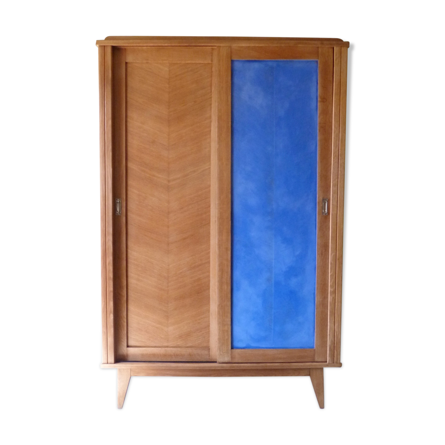 Wardrobe with sliding doors