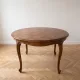 Table de salle à manger ronde extensible style Louis XV en bois