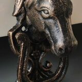 Antique style door knocker/knocker. Horse head/Horseshoe. Cast iron with old gold patina