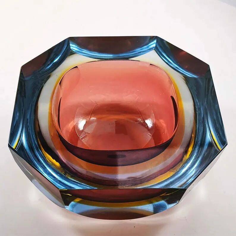 1960s Octagonal Multi-faceted Ashtray in Uranium Murano Glass