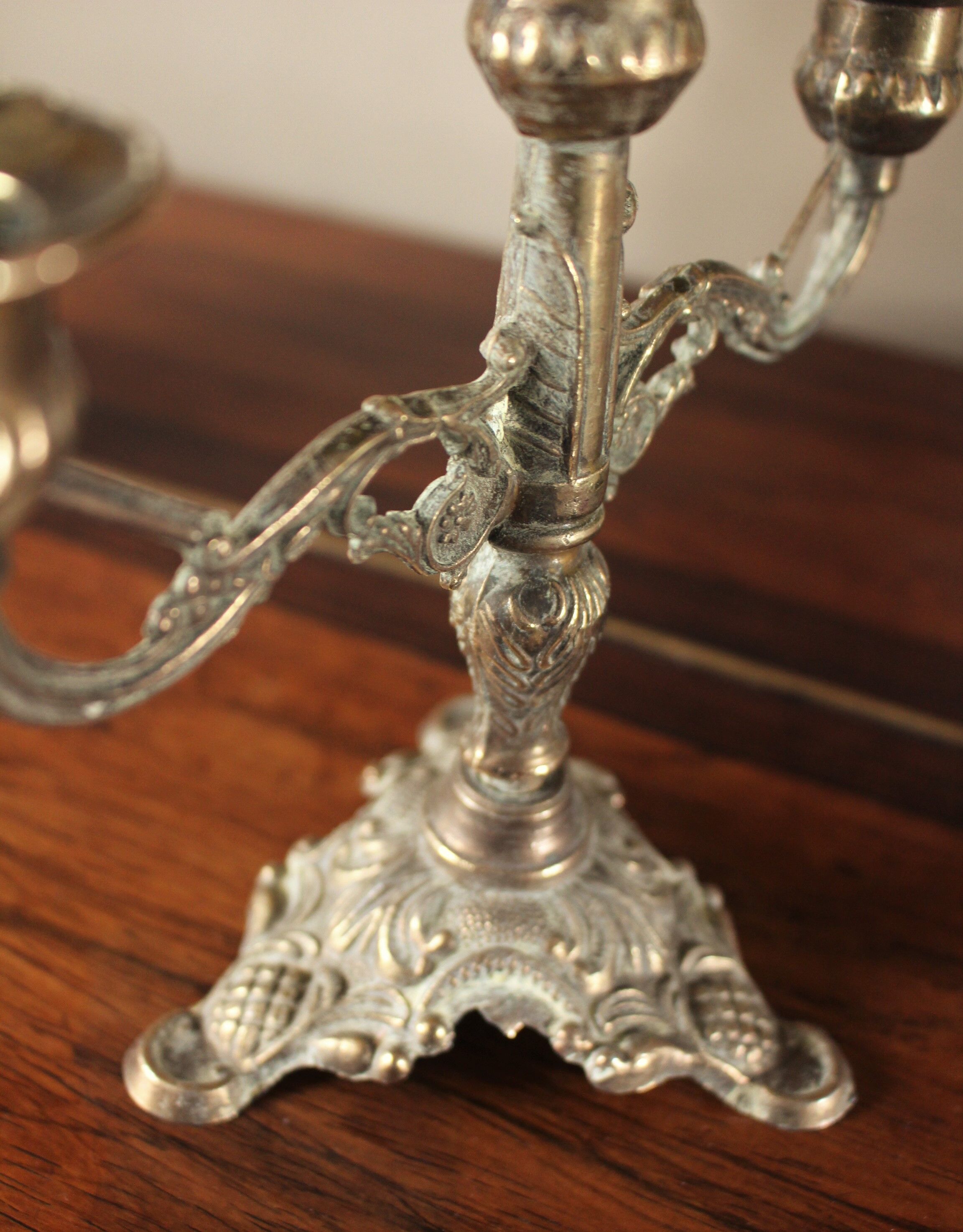 Candlestick three binaries regulated