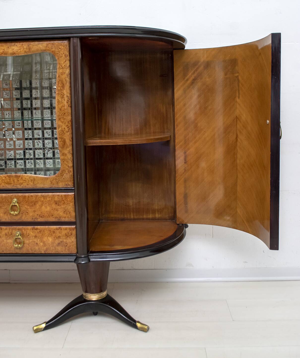 Paolo Buffa Mid-Century Modern Italian Mahogany and Walnut Bar Cabinet, 50