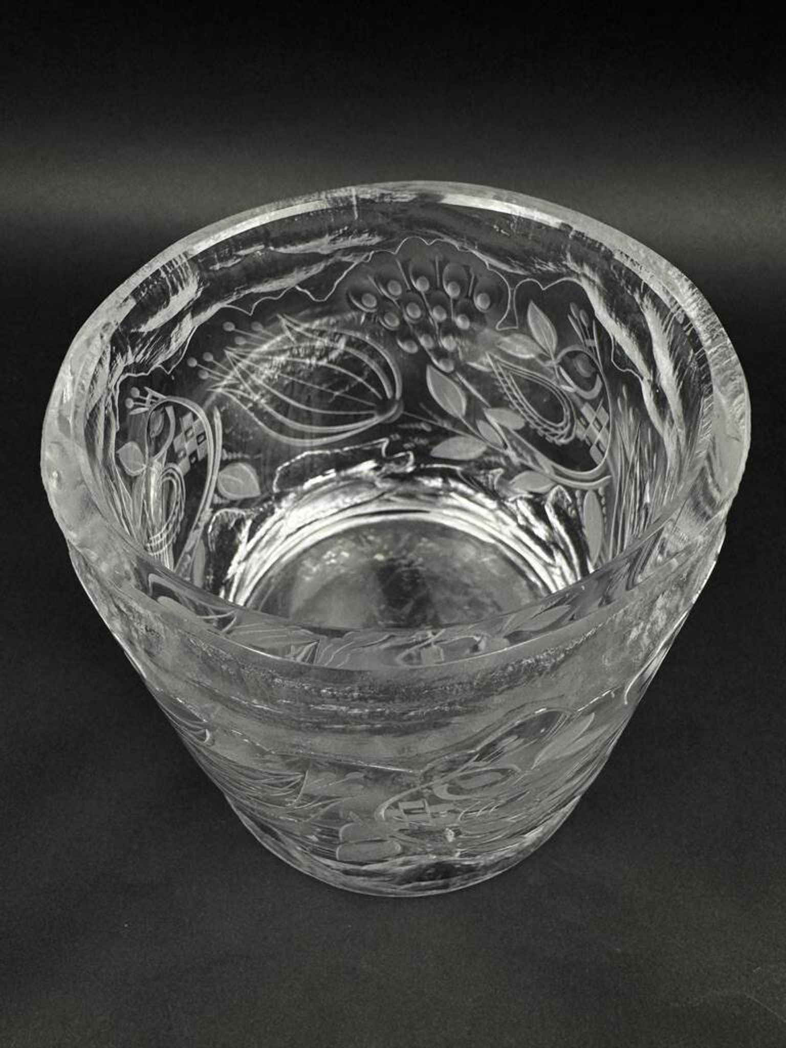 Crystal vase by Bjorn Wiinblad for Rosenthal, limited edition numbered 63/100