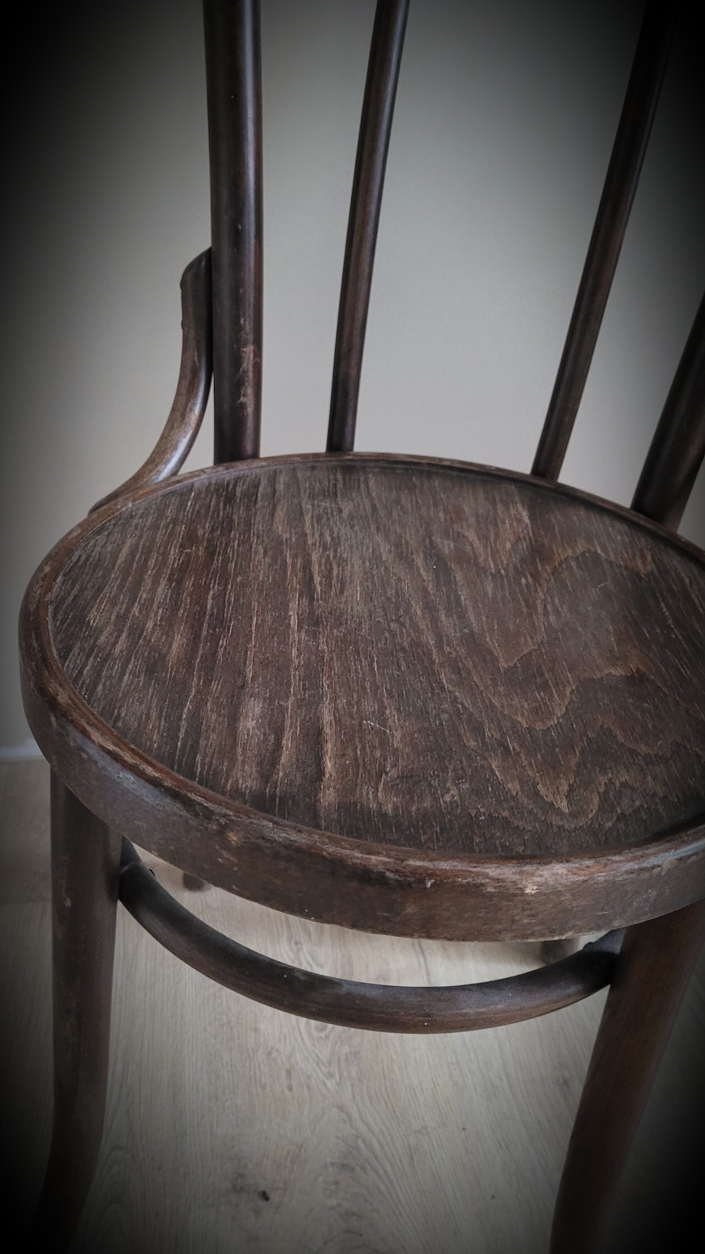 Bistro sitting chair