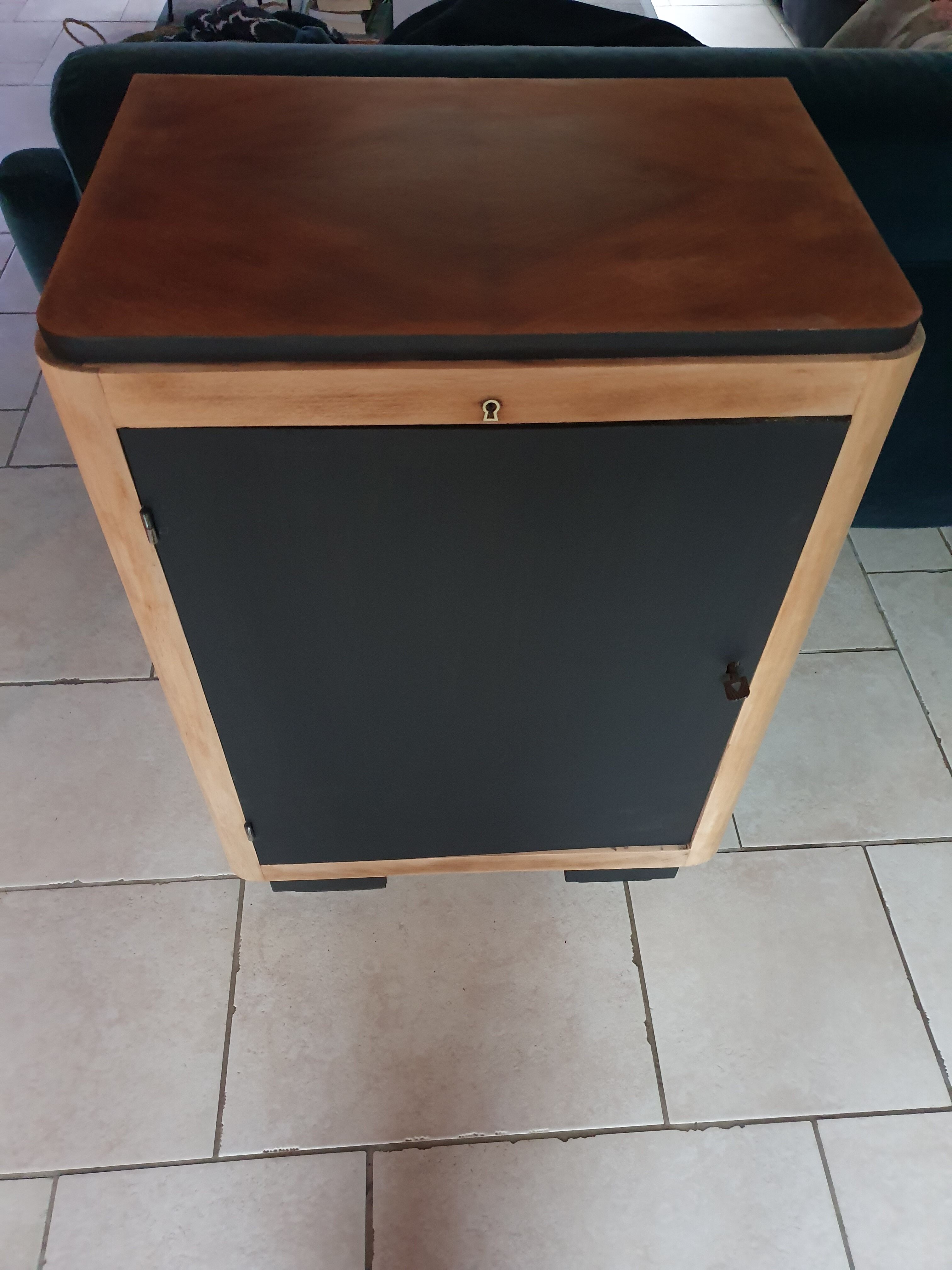 Art Deco bar furniture