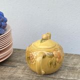 Teapot in vintage beige fruit slip