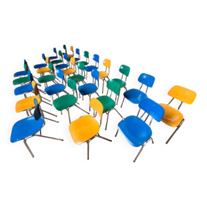 55 chaises d'école industrielles