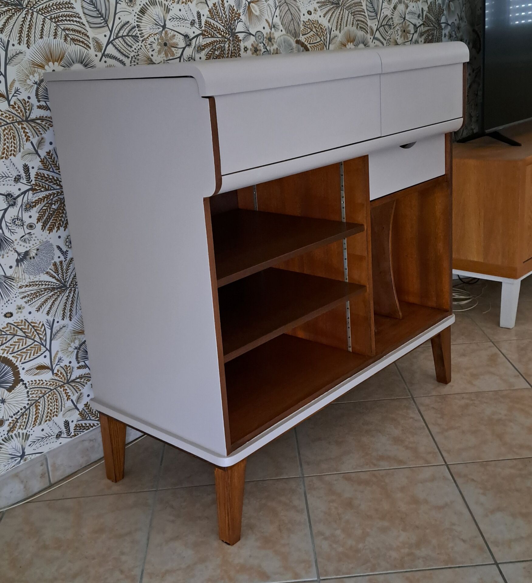 Vinyl furniture by Rød Sødgren