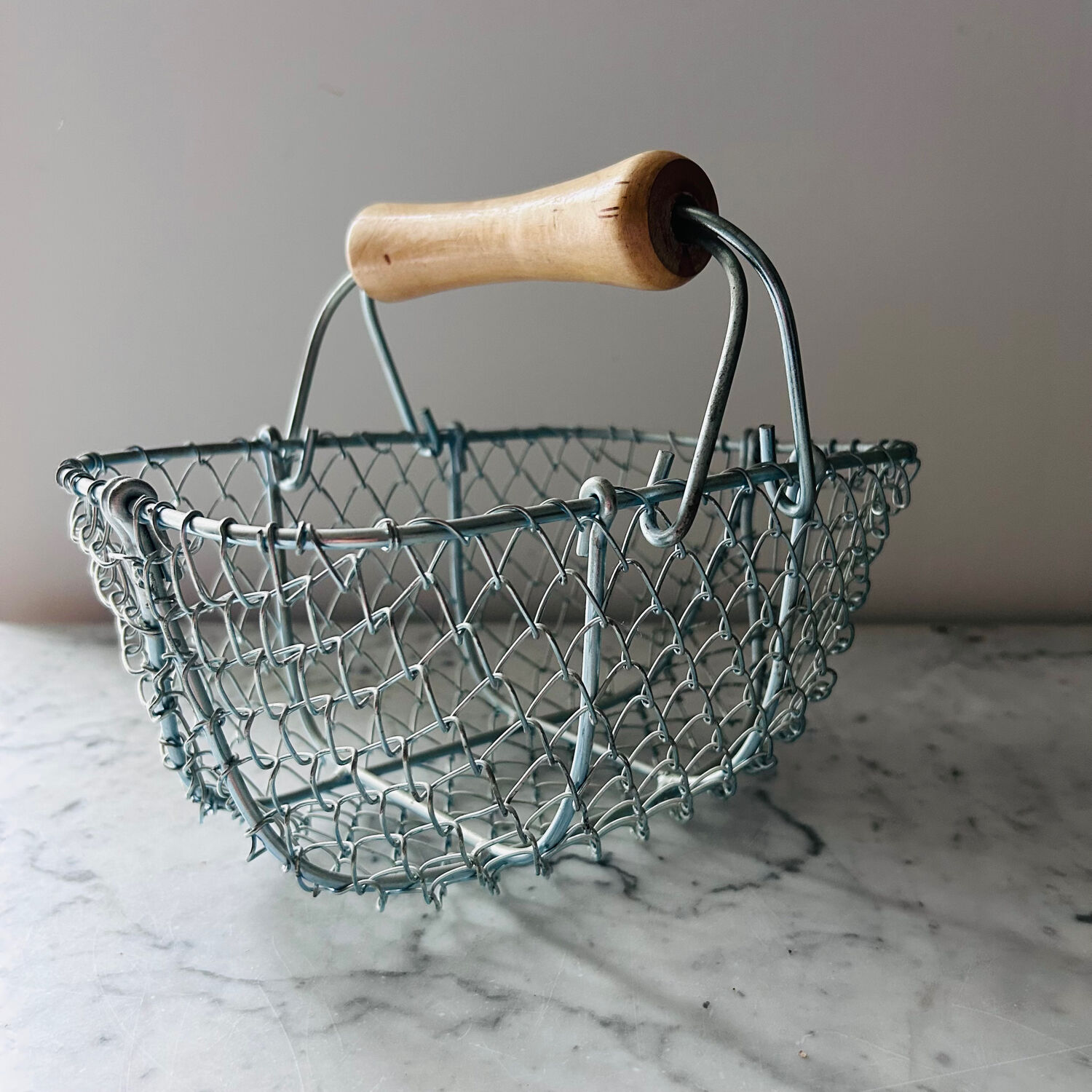 Metal harvest basket
