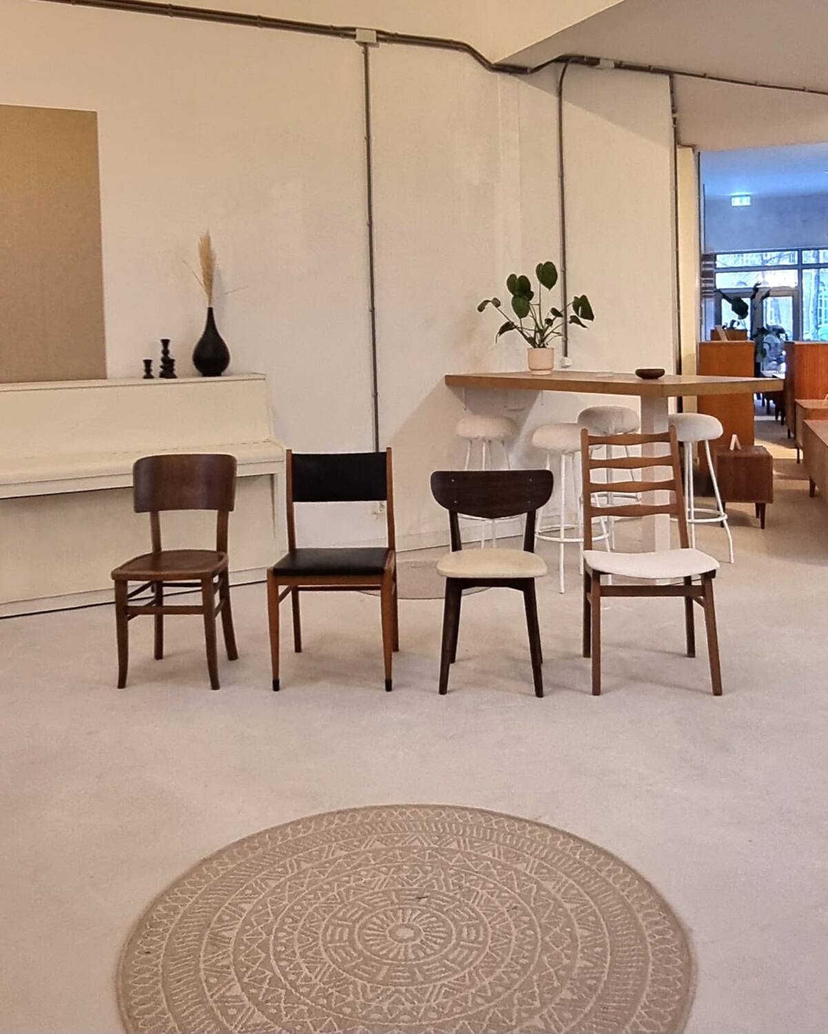 Chaises du milieu du siècle