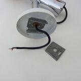 Applique murale spot orientable en métal chromé et laqué blanc. Année 70