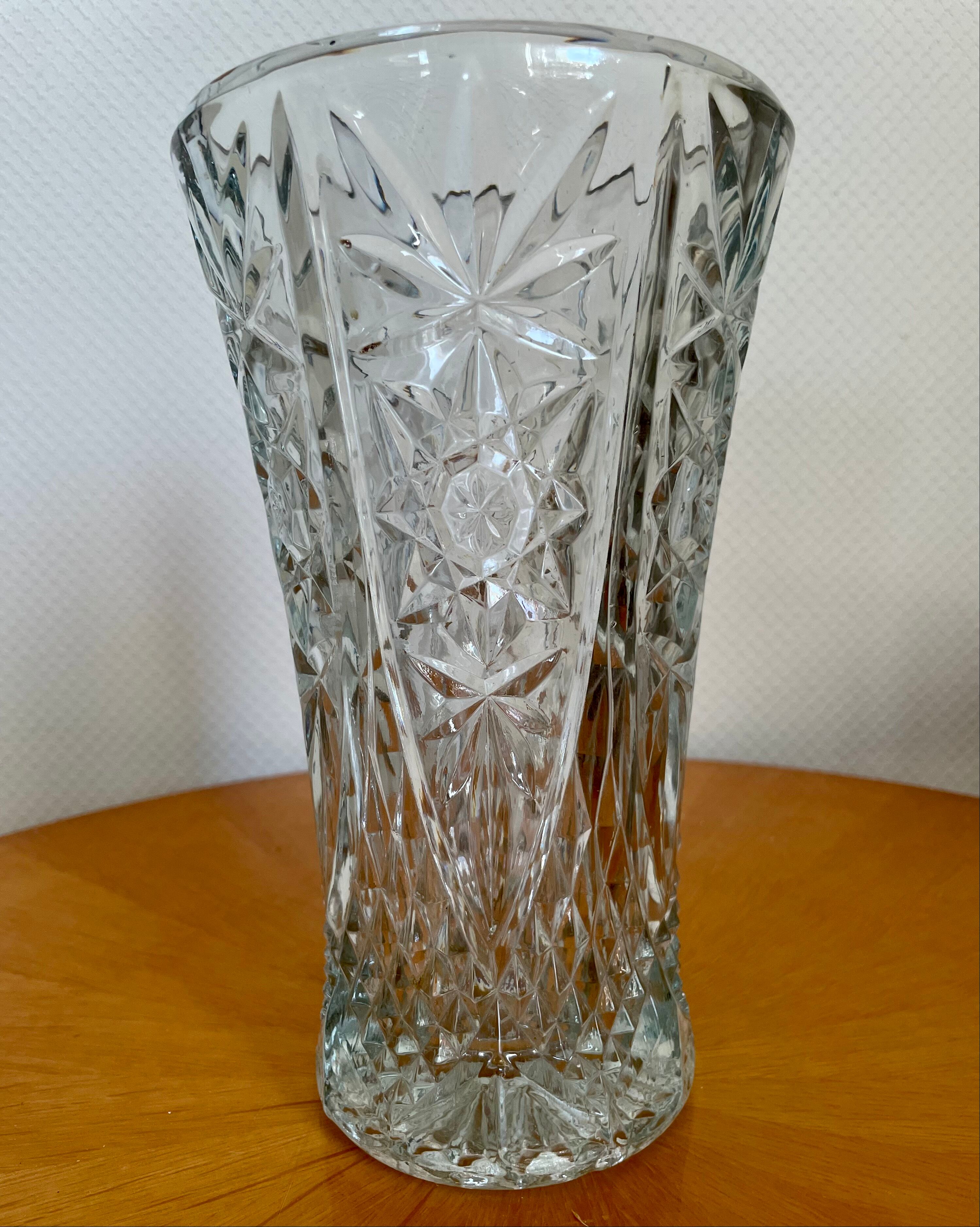 Vintage chiseled glass vase 1960 1970
