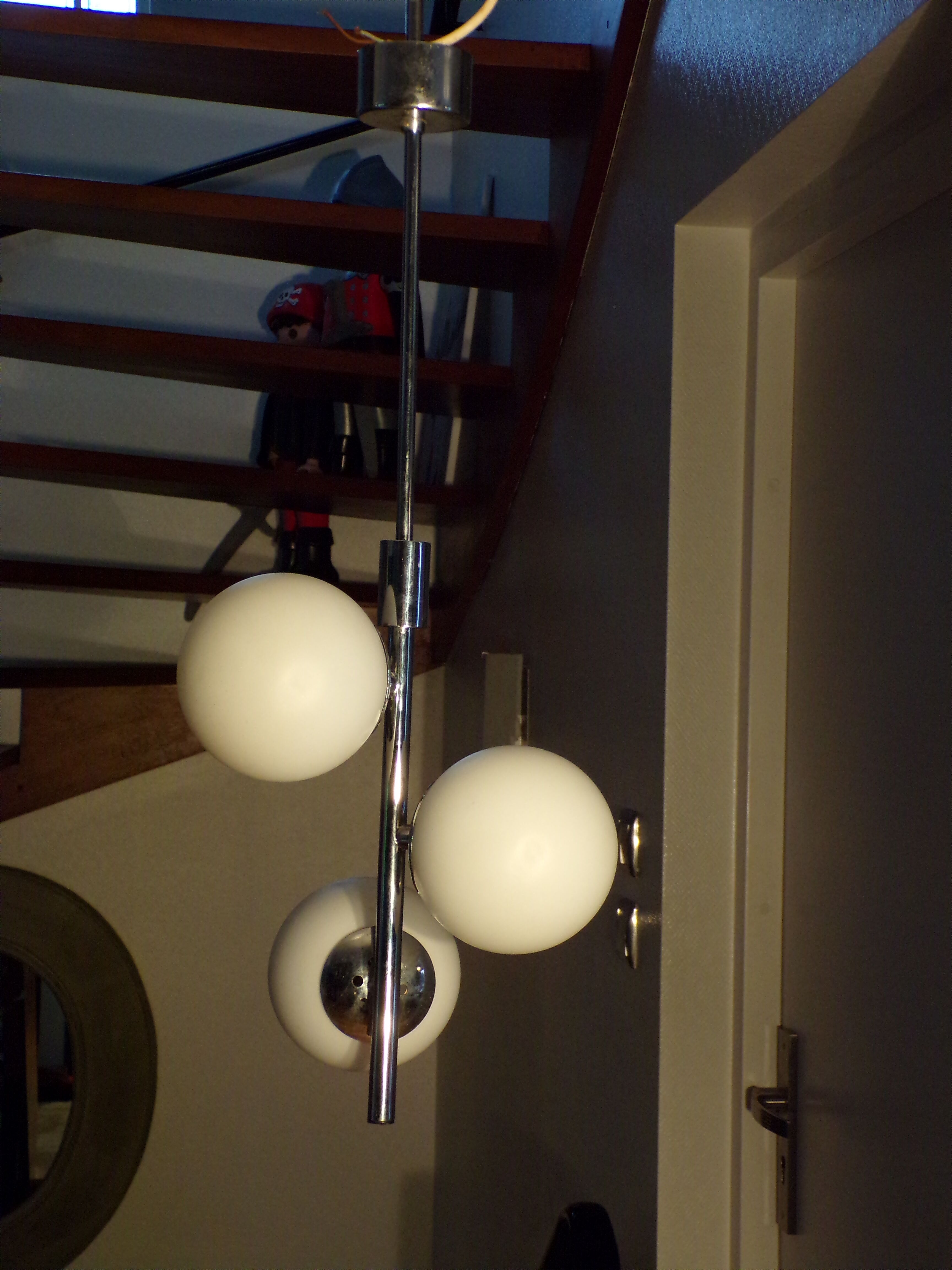 Suspension Amilux space age