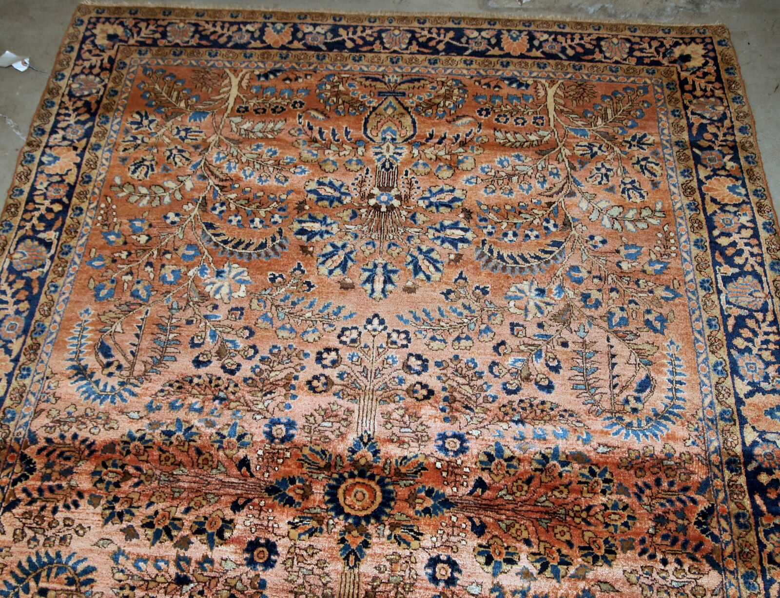 Handmade antique Persian Sarouk rug 4' x 6.4' (122cm x 195cm) 1920s