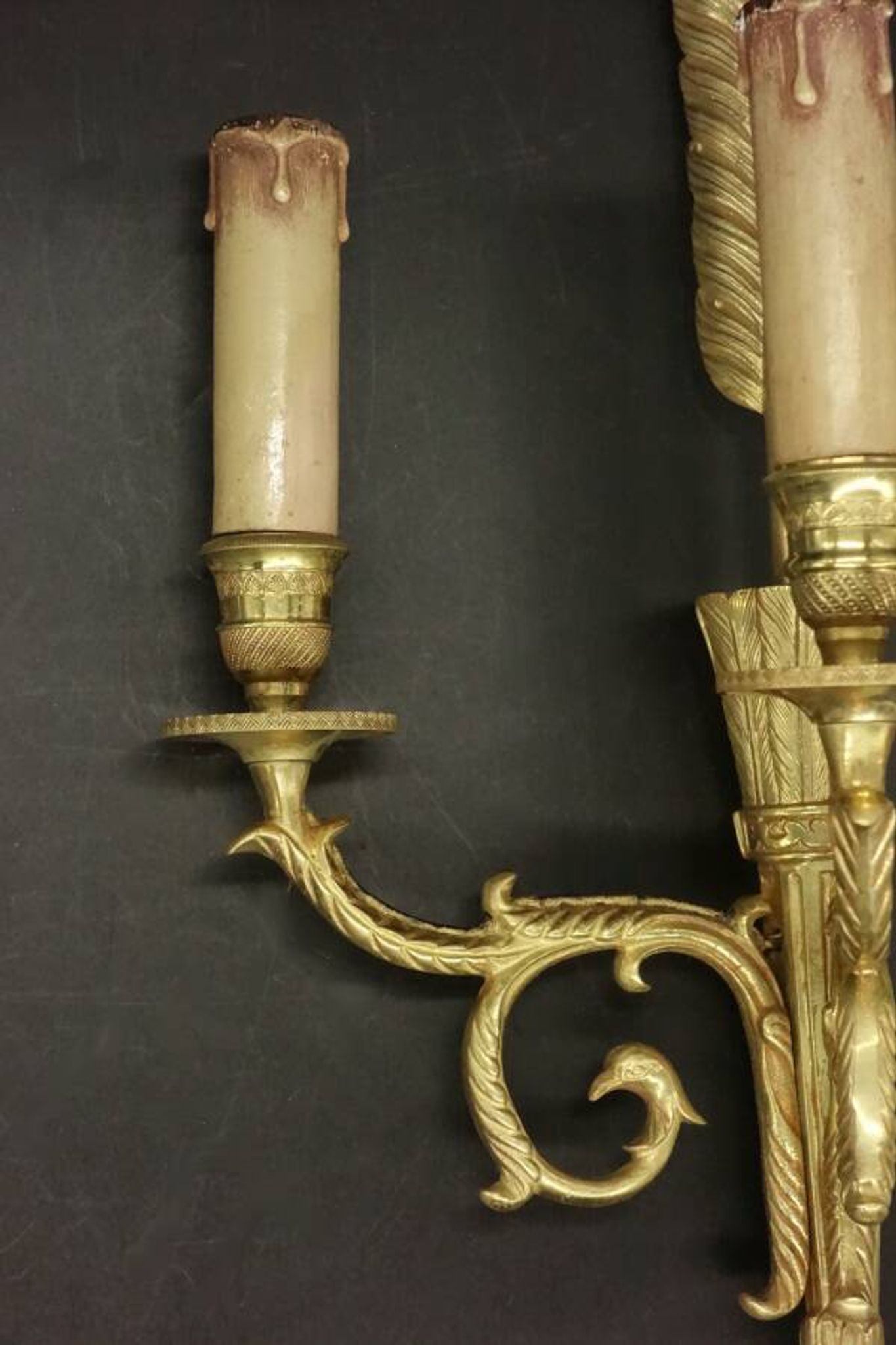 Large pair of arrow sconces and eagle heads in Empire style - gilded bronze