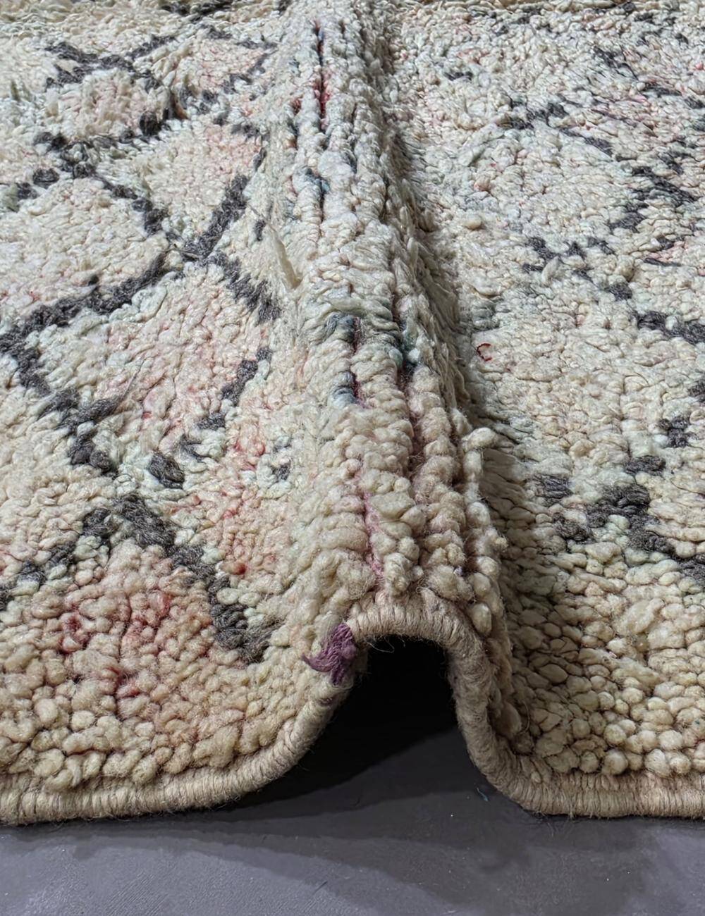 Vintage wool sheep rug - 230 x 154 cm