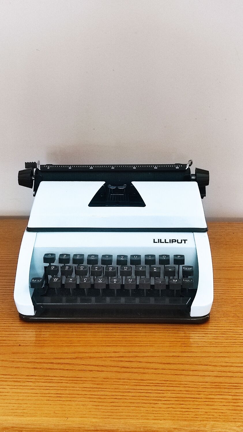 Lilliput typewriter