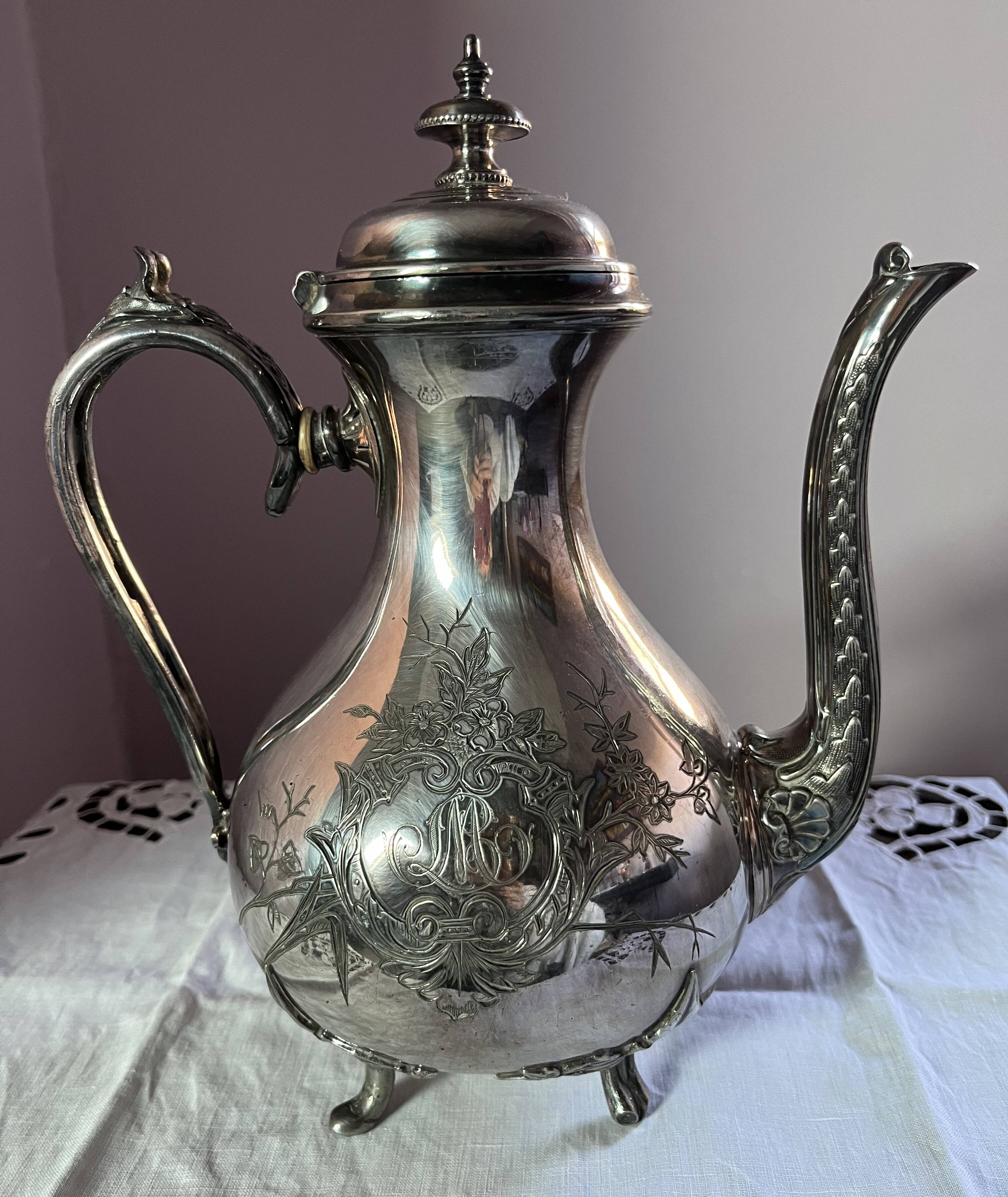 Shaw & Fisher - Sheffield (silver plated) English teapot, 19th century