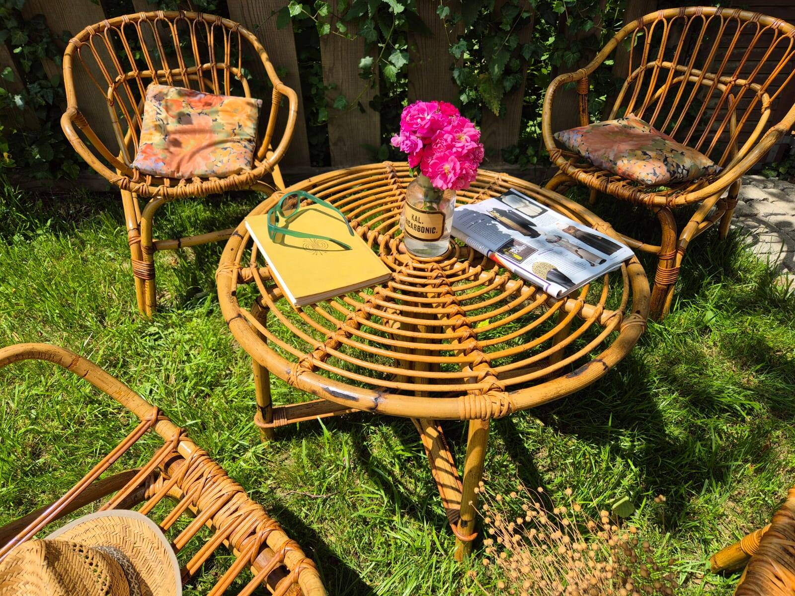 Vintage rattan lounge