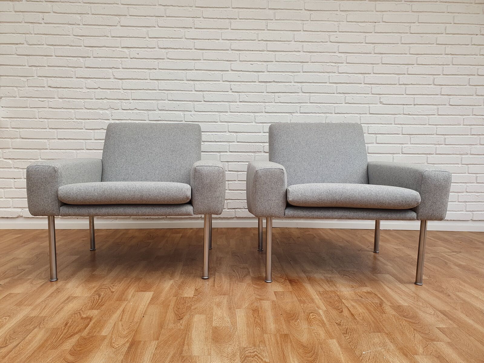 H.J.Wegner "Airport", pair of armchairs, model AP 34/1, completely renovated - reupholstered