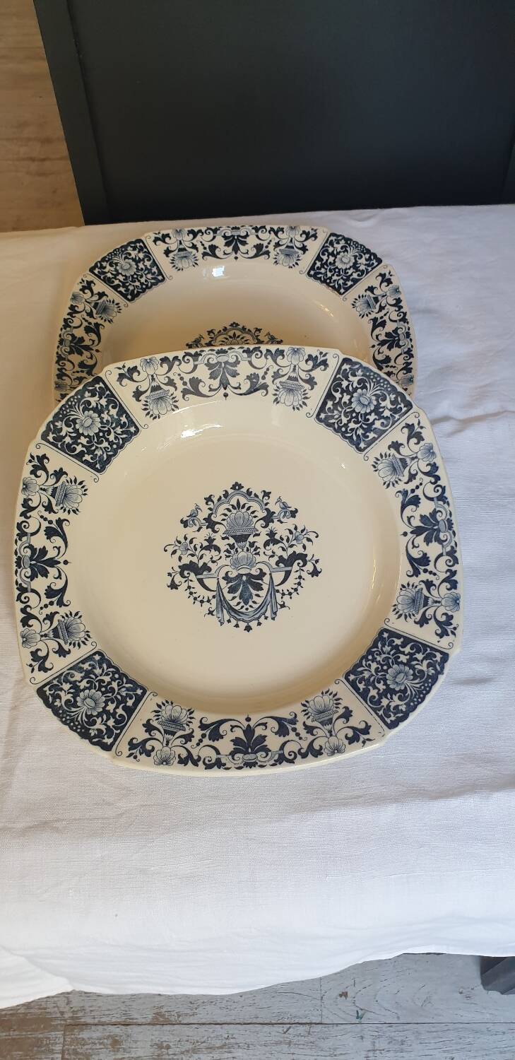 Two Gien plates
