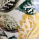 Vase à fleurs en porcelaine peinte de Bassano à motif floral, Italie