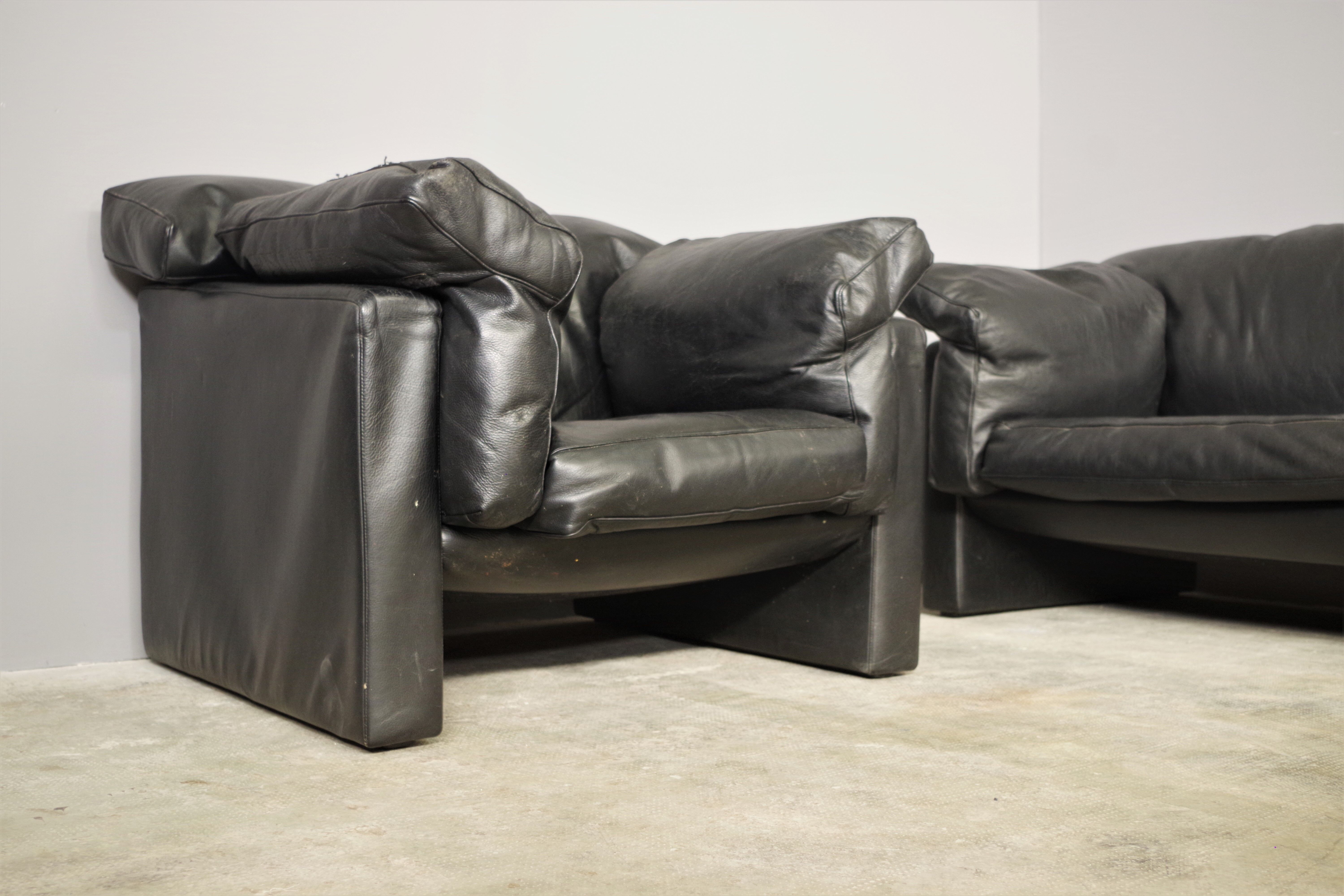 Moroso sofa set and armchairs in black leather, 1984