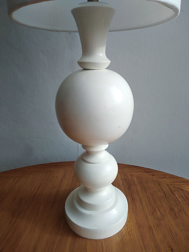 White turned wooden lamp from the 1970s