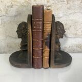Antique bookends, Bust figure in bronze patinated plaster. 19 x 13 cm