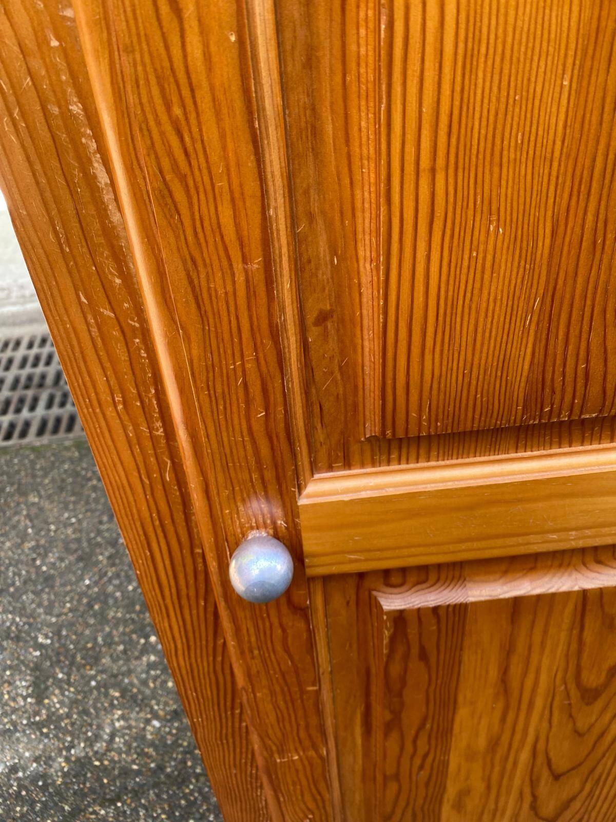 Scandinavian single-door solid wood wardrobe with hanging space