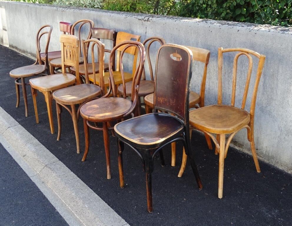 Lots de 12 chaises dépareillées bistrot