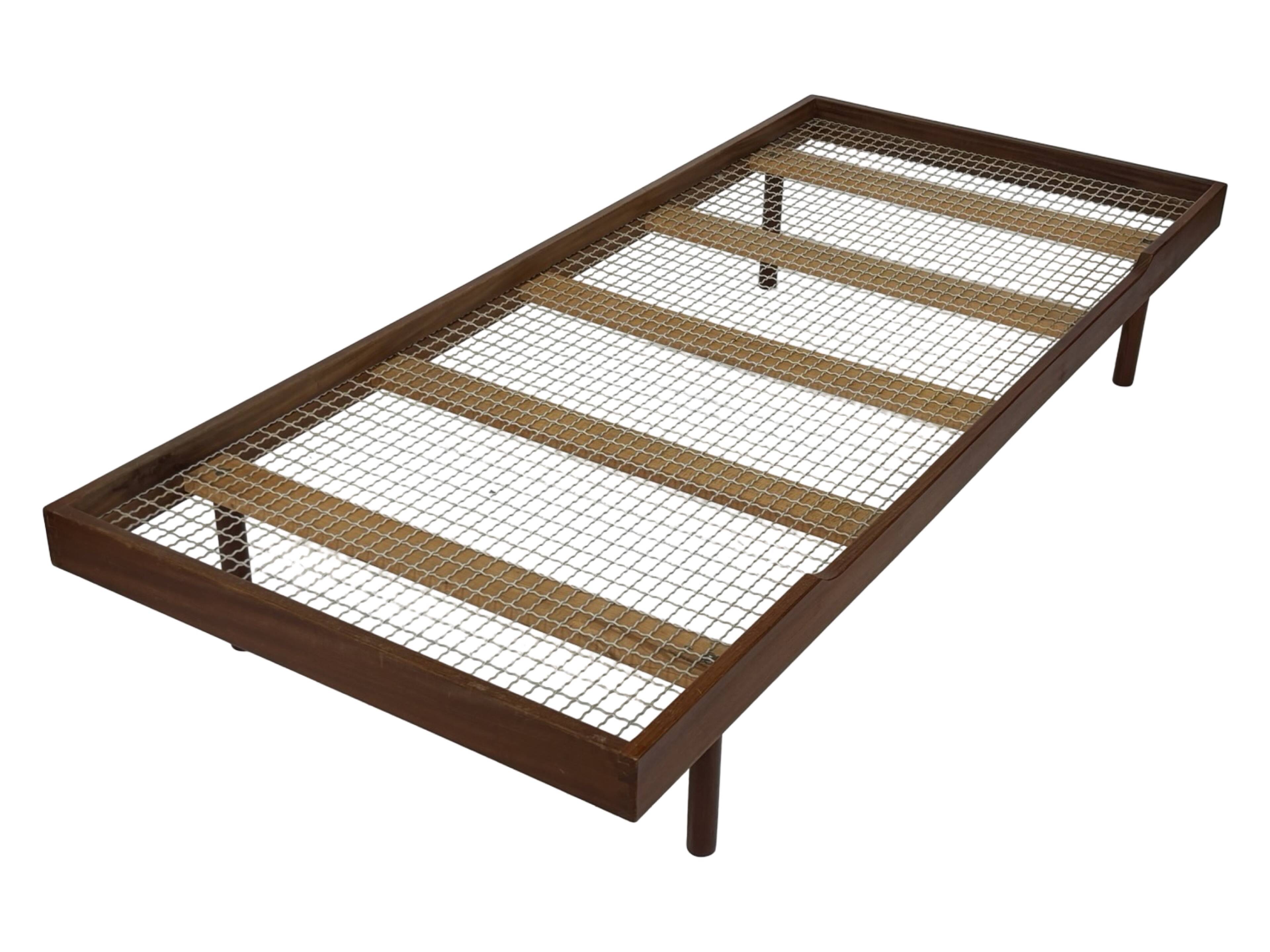 Vintage daybed minimalist design in Teak 1960s