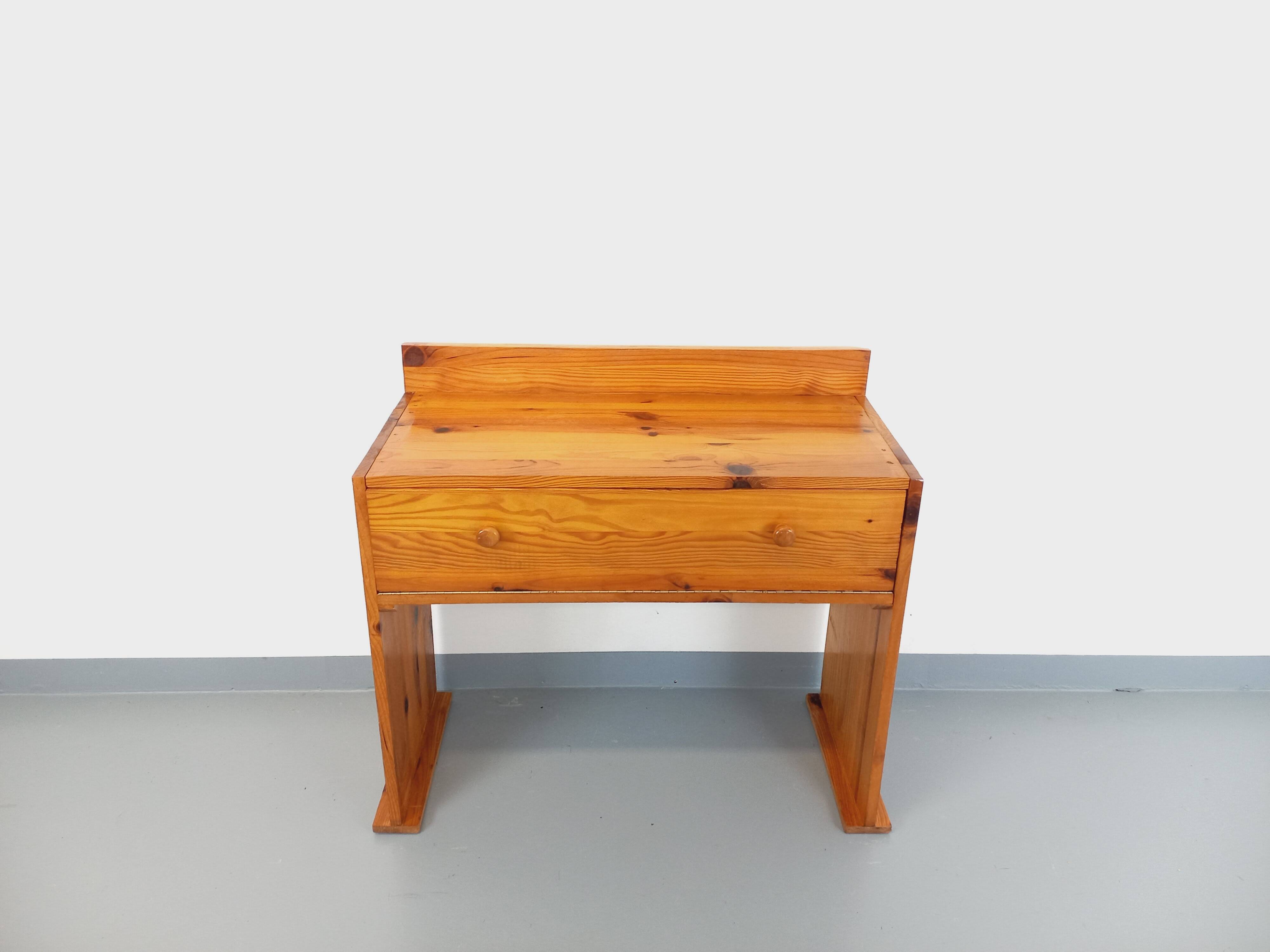 Vintage pine desk with sled legs from the 70s and 80s