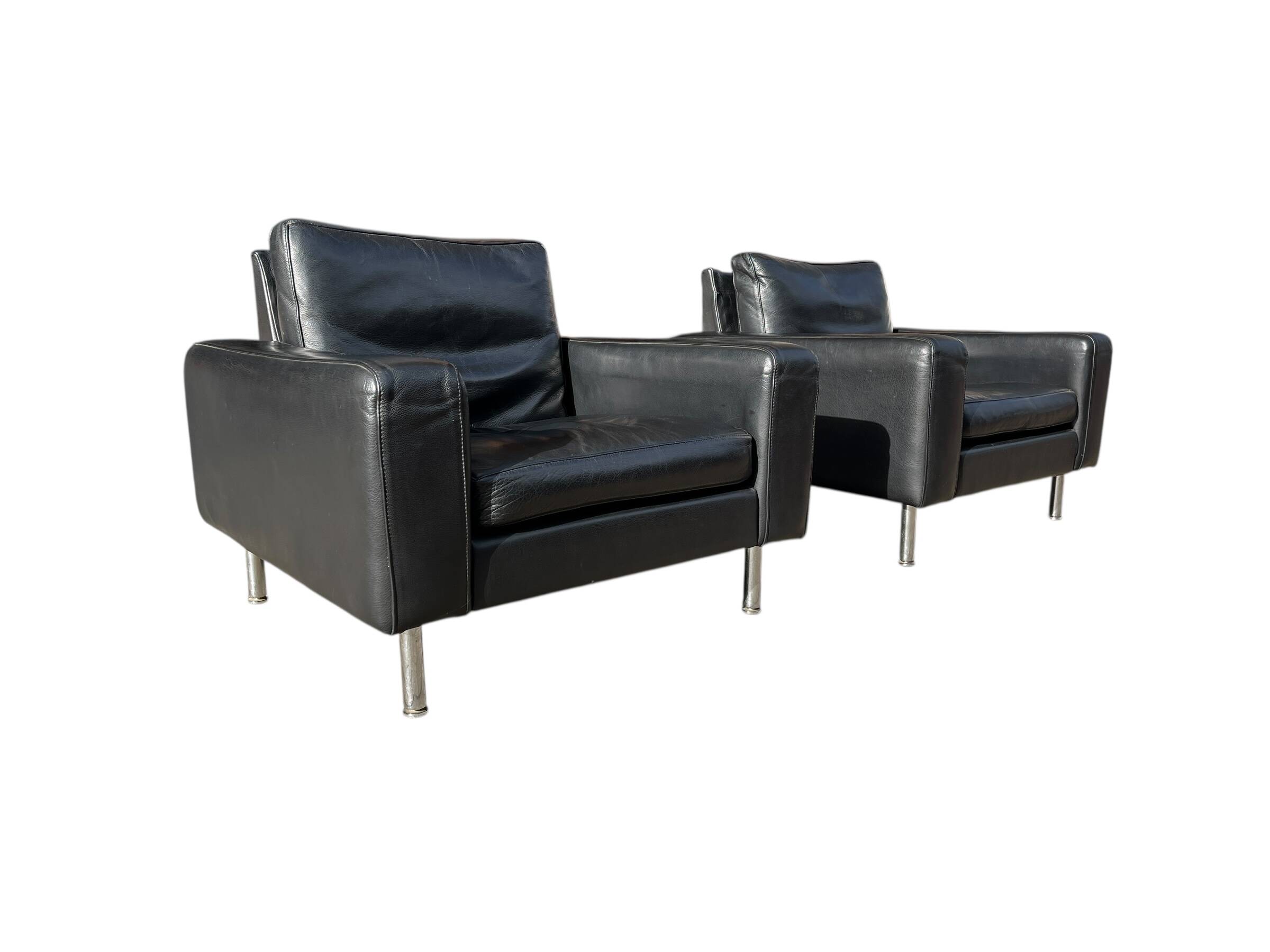 Lot de 2 fauteuils en cuir au design vintage