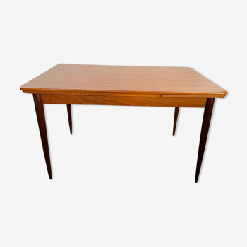 Scandinavian extendable table in vintage teak an60