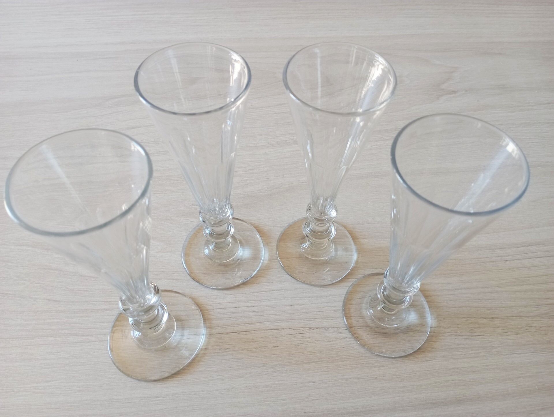Set of 4 crystal champagne flutes