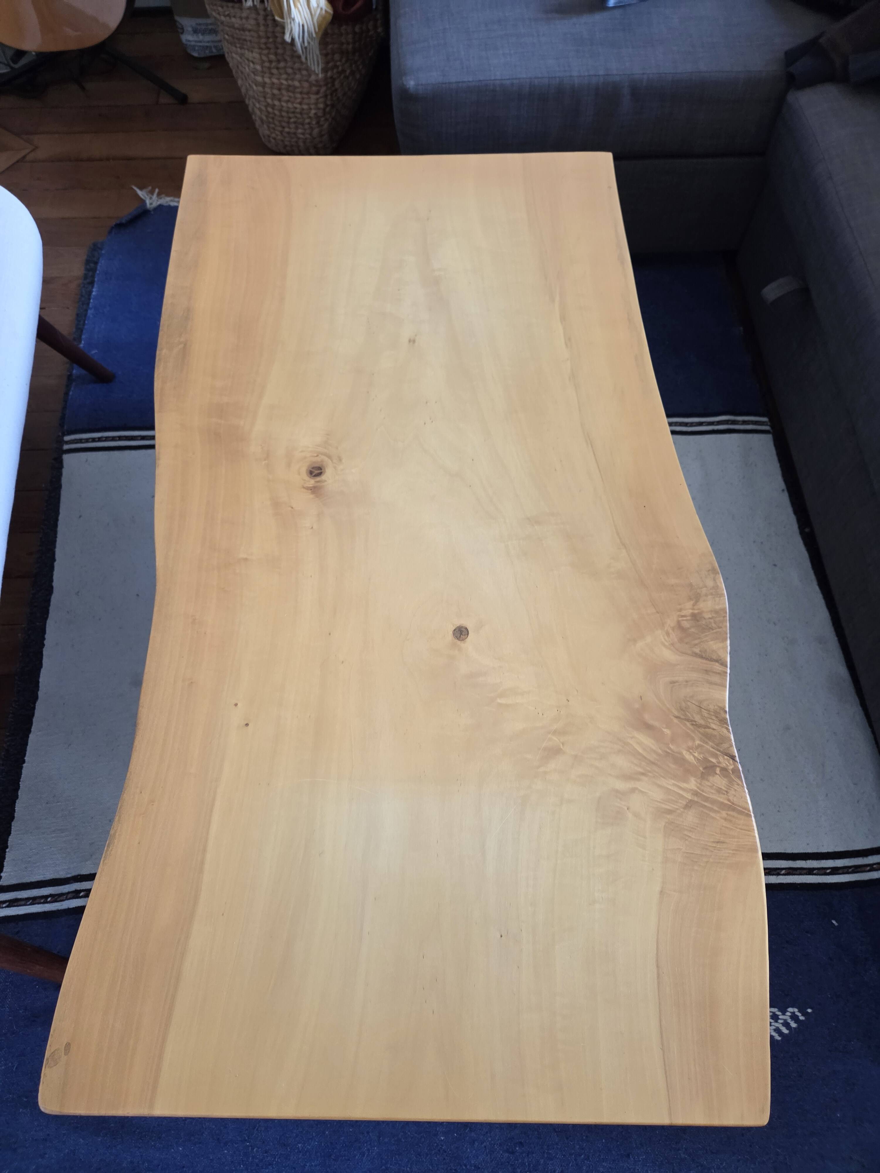 Table basse en bois exotique