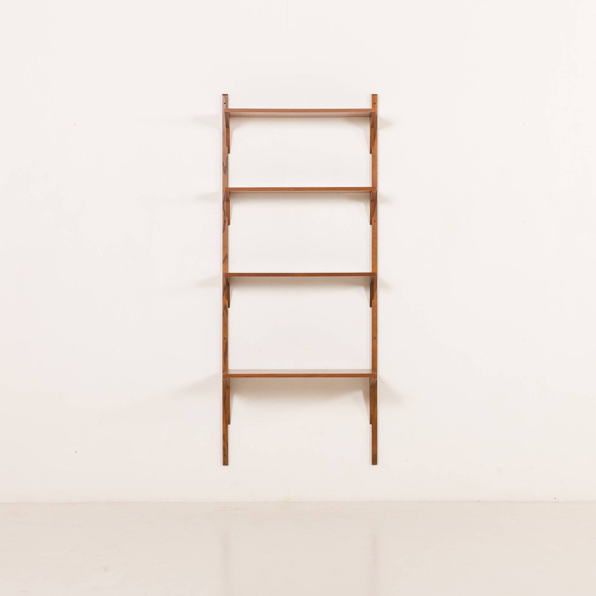 Danish mid-century walnut shelving unit in the style of Poul Cadovius, 1960s