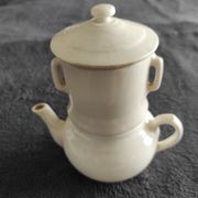 White teapot with filters old and complete p. Precious in Grigny