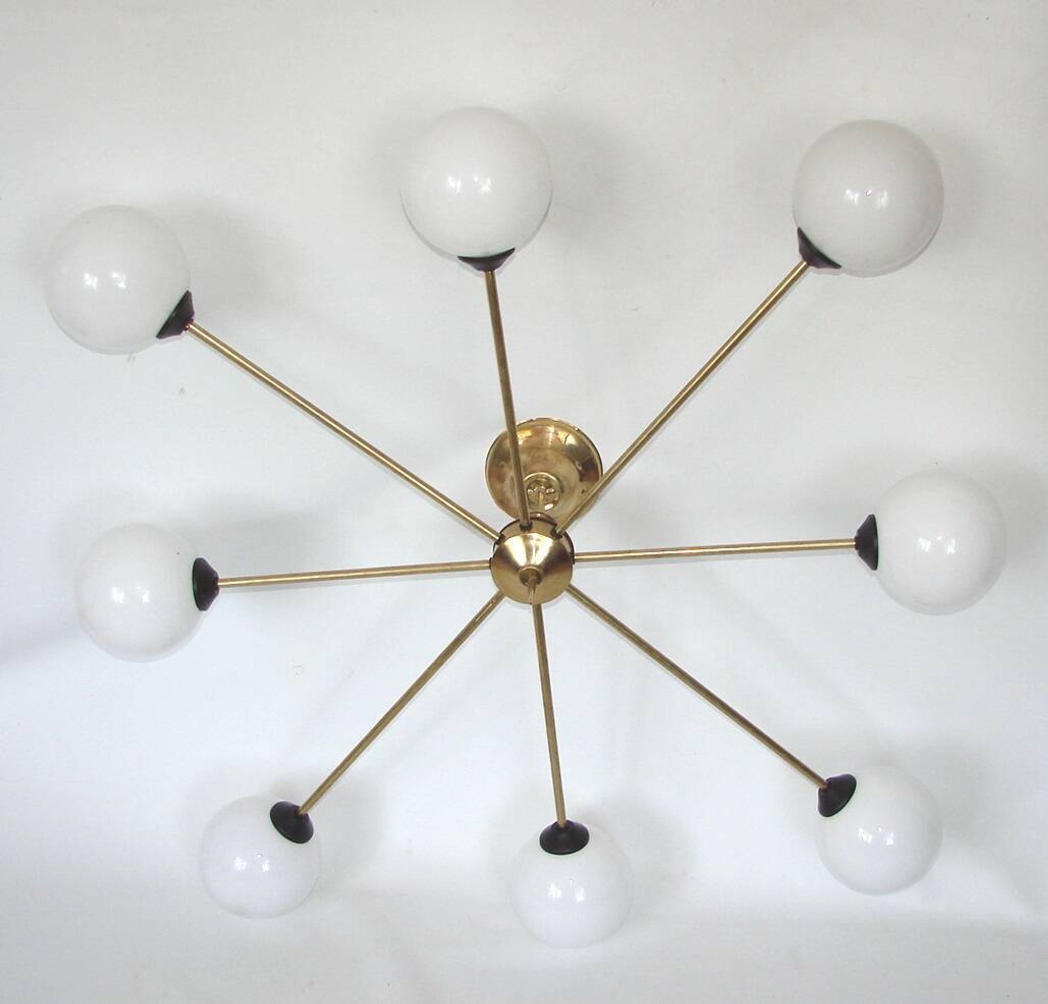 Stilnovo 1960s-style chandelier | Brass, metal and glass | 8x E14 | Vintage